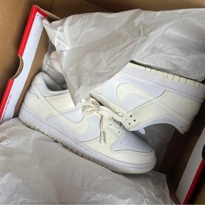 Women’s Dunk Low Coconut Milk White/Sail Size 8.5